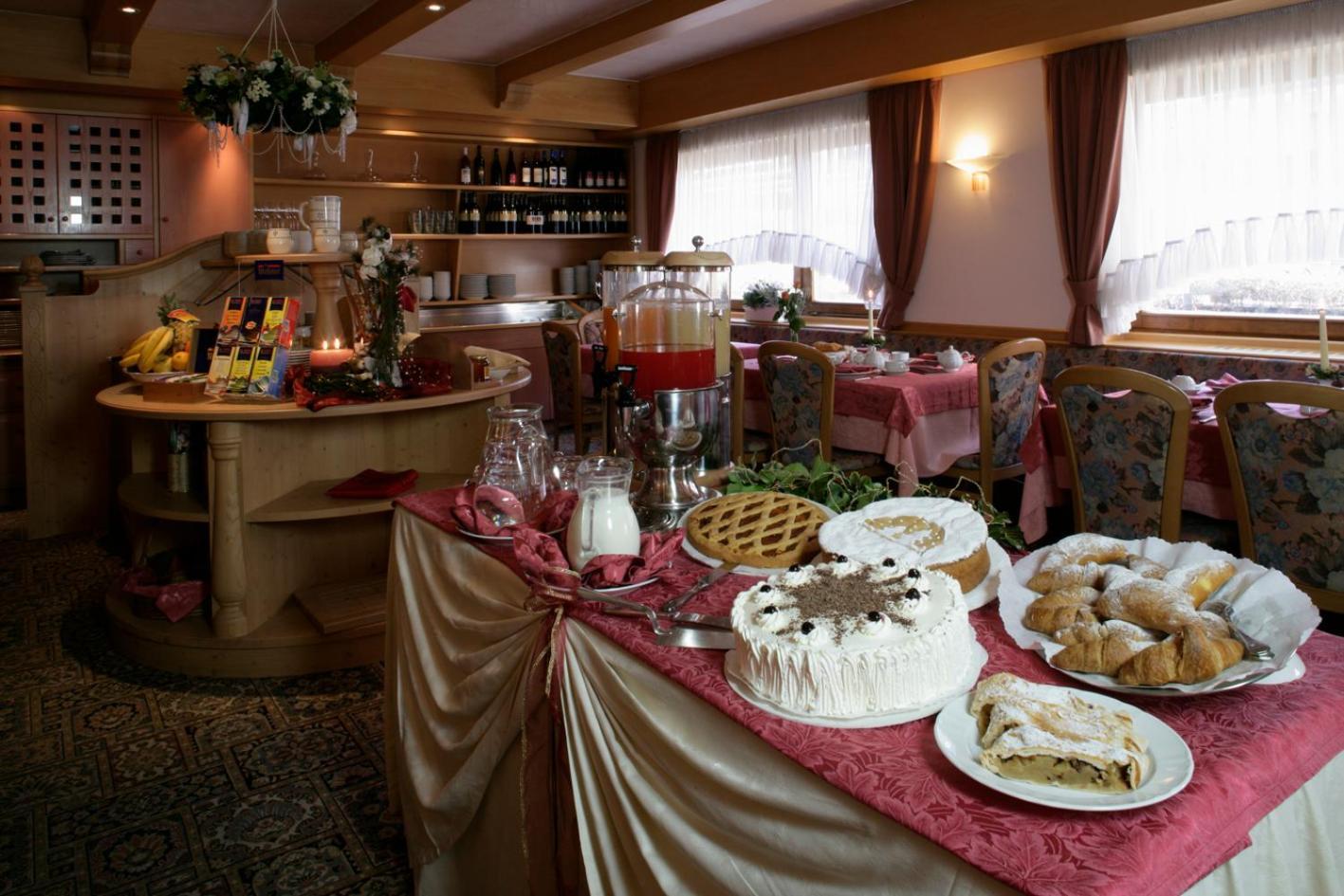Hotel Al Polo Ziano Di Fiemme Exterior photo